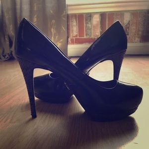 Vera wang heels